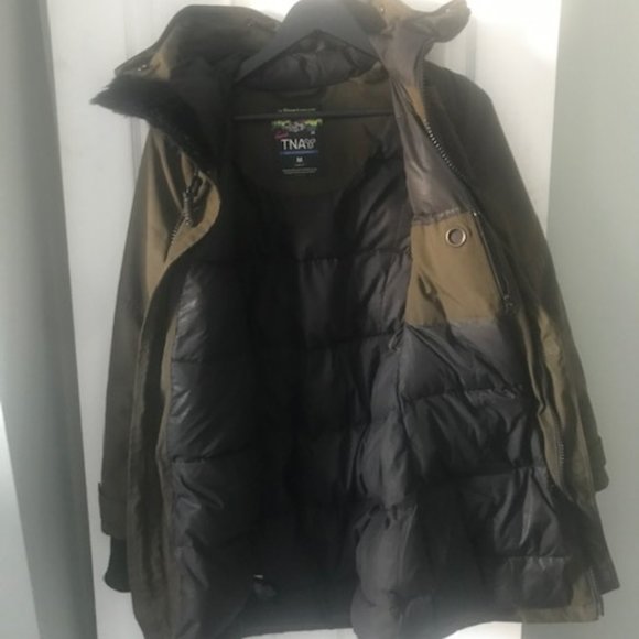 Aritzia TNA Womens Bancroft Parka - Picture 4 of 5